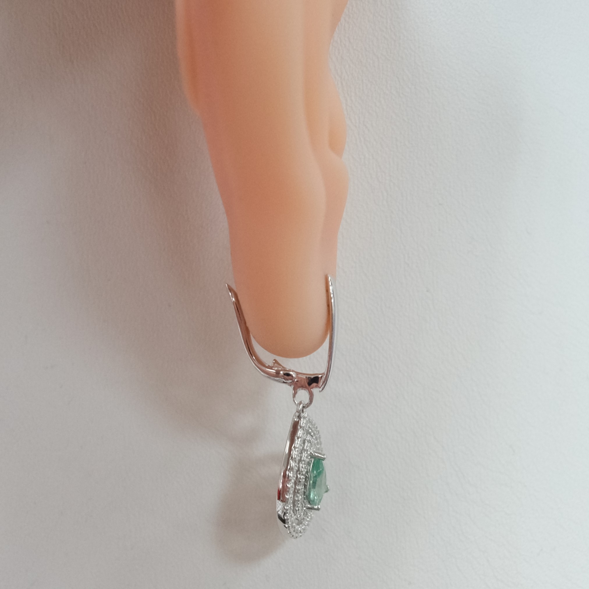Серебряные серьги с апатитами